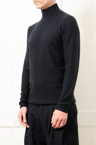 Hannibal. turtleneck noah 97.